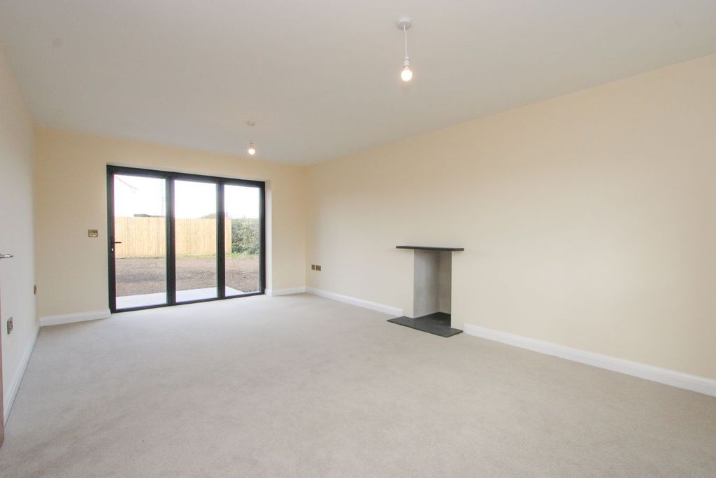 Property photo 3 of 26