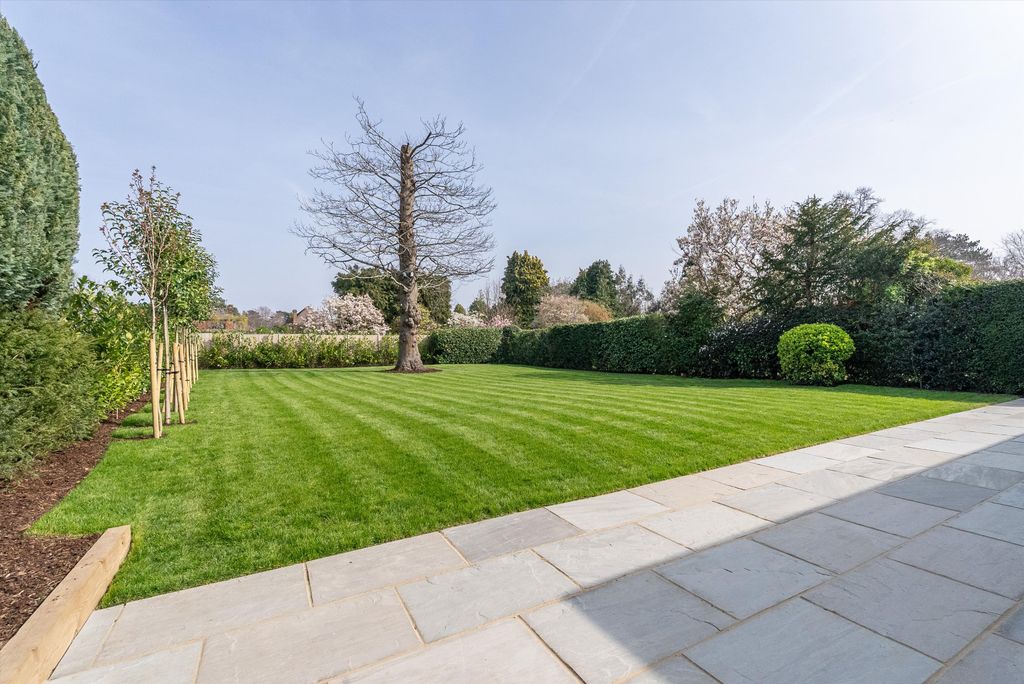 Property photo 3 of 27 Image