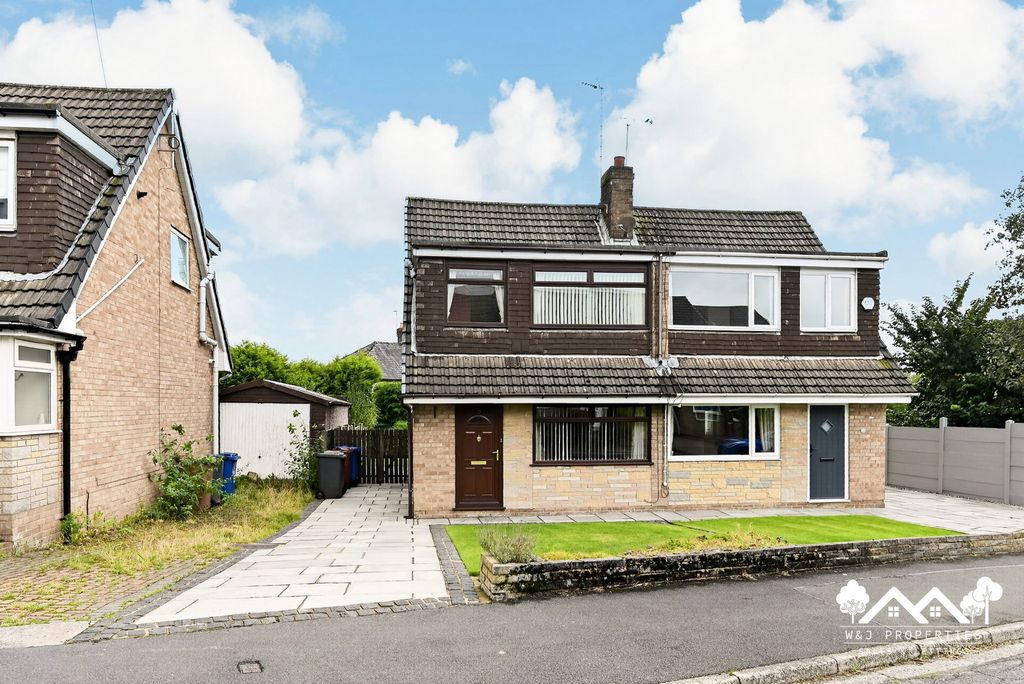 Property photo 2 of 31