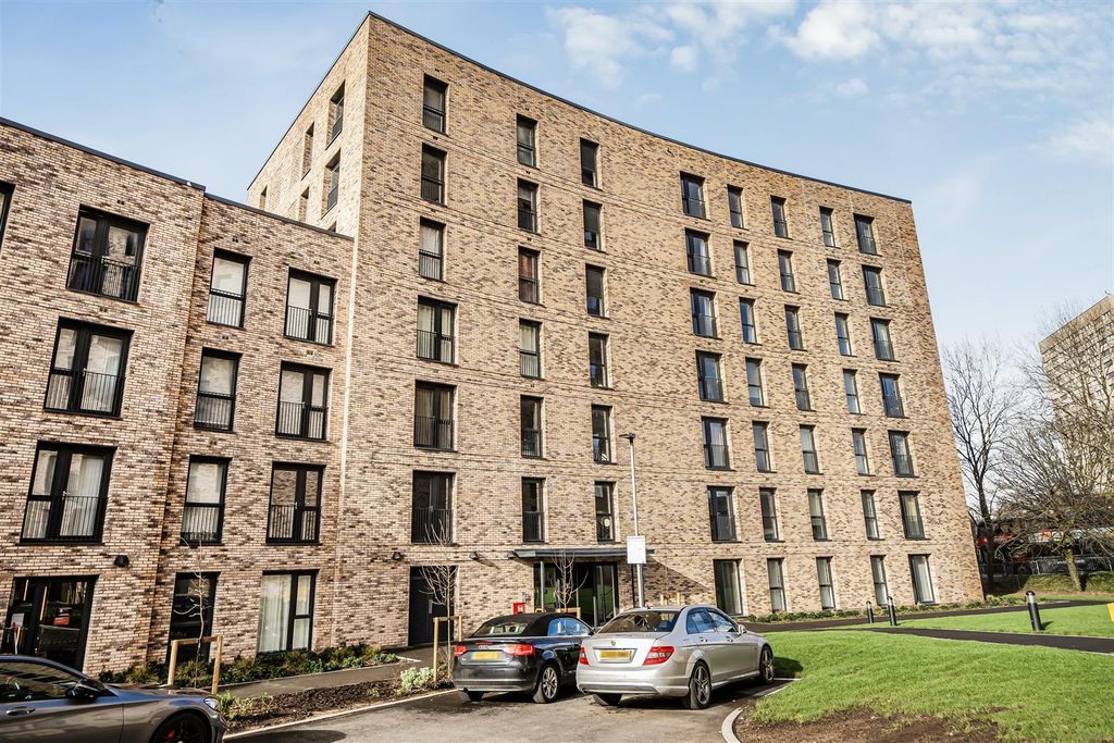 Property photo 2 of 14 1416943-9-69932288966d7.Jpg