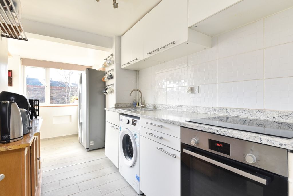 Property photo 3 of 13 38631012