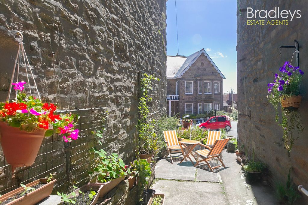 Property photo 3 of 29 Picture No. 42