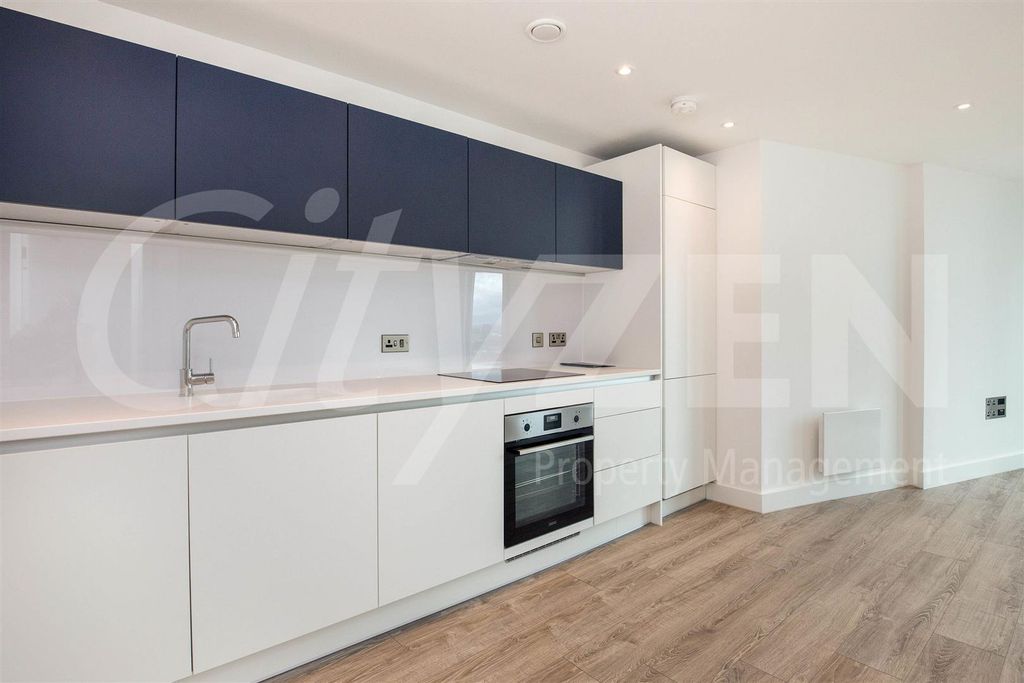 Property photo 3 of 20 Kitchen