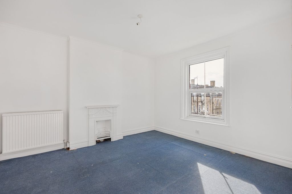 Property photo 2 of 21 Picture No. 06