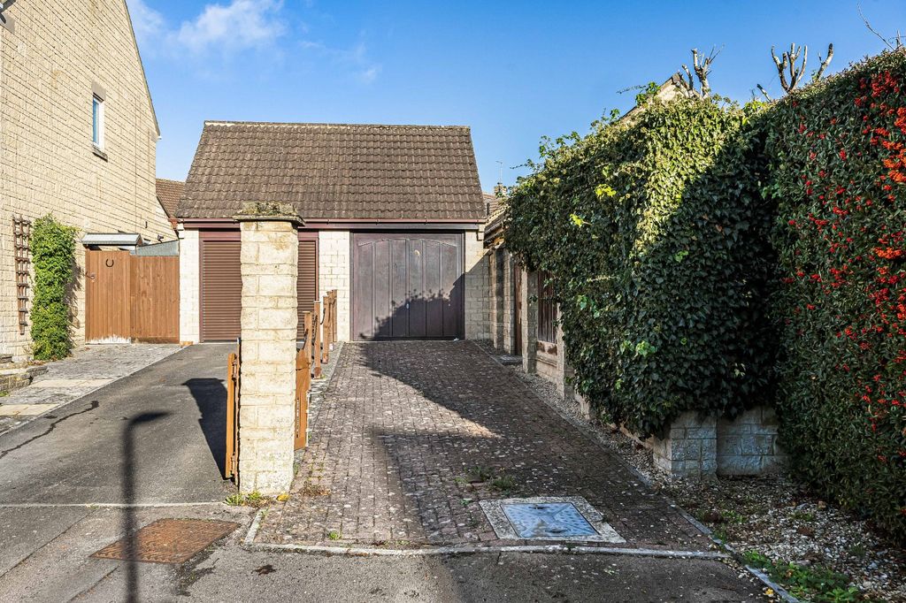 Property photo 2 of 18 Picture No. 03