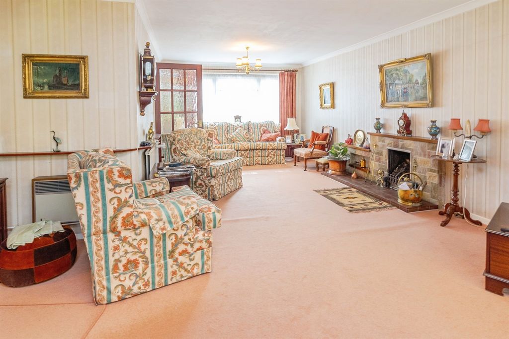 Property photo 3 of 17
