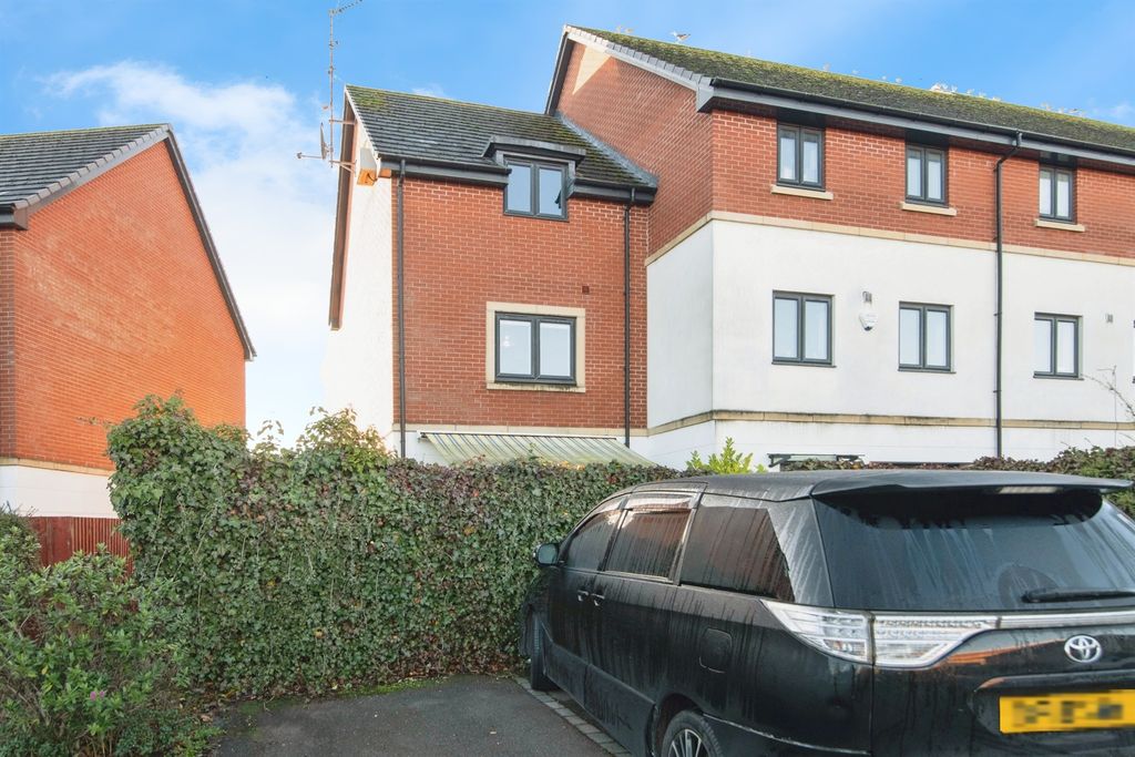 Property photo 3 of 28