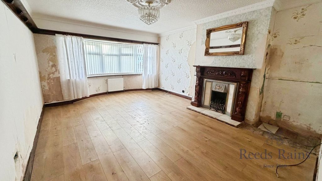 Property photo 2 of 9 Lounge