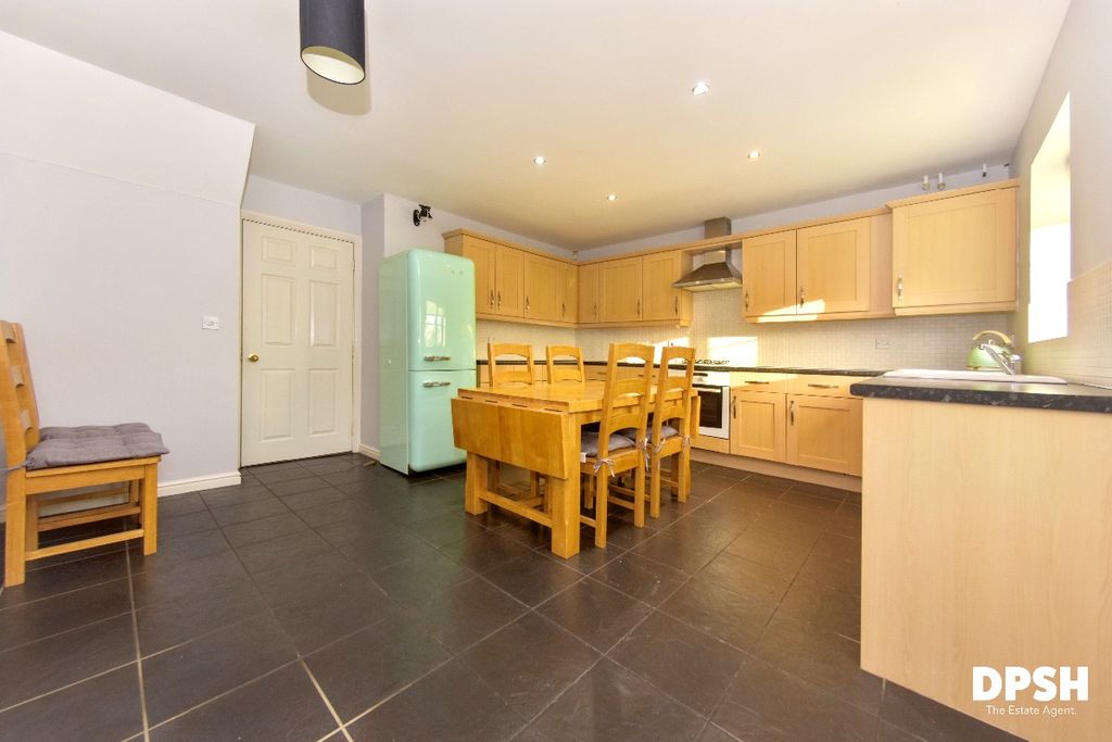 Property photo 2 of 29