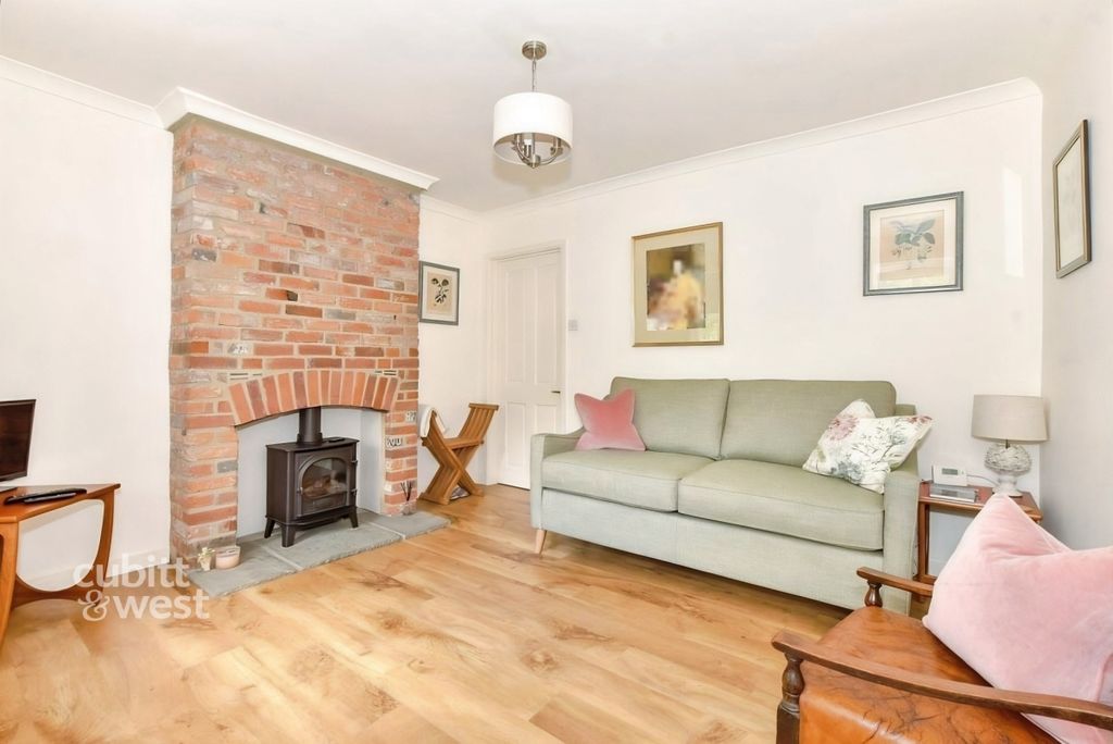 Property photo 3 of 13 1Dd49277-4