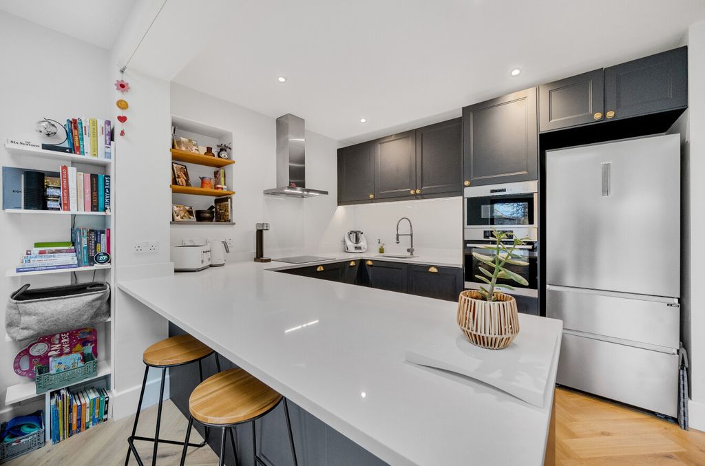 Property photo 2 of 30 1386807-27-69343E...