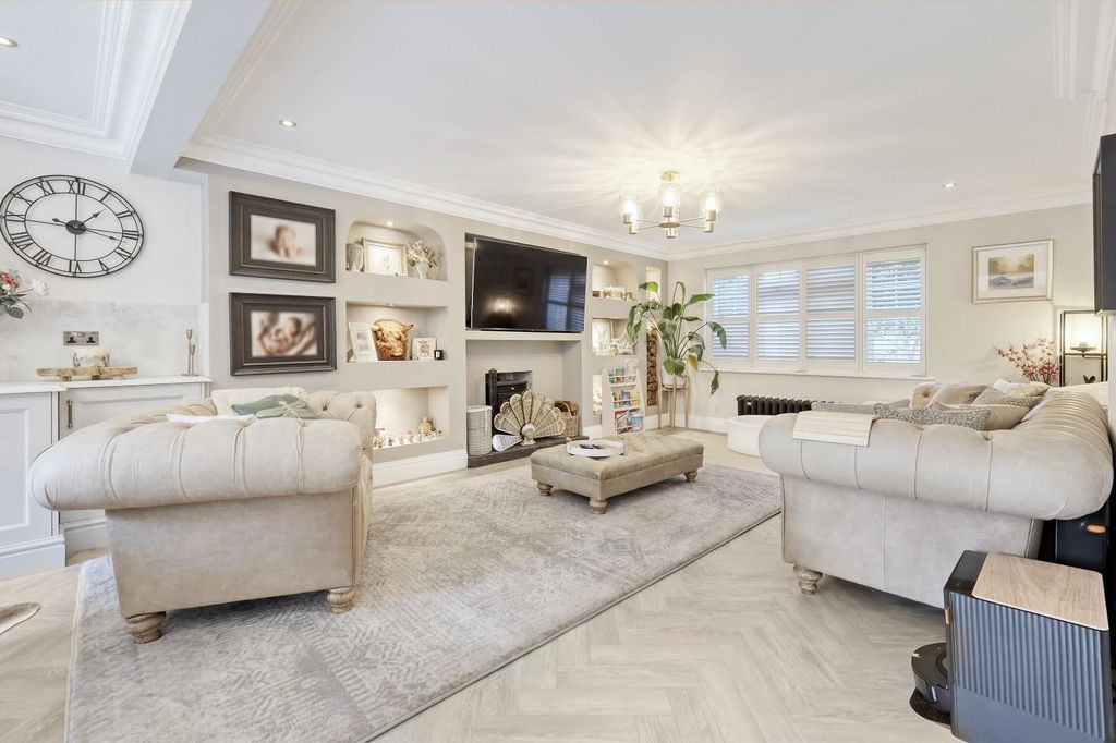 Property photo 2 of 24 Living Room