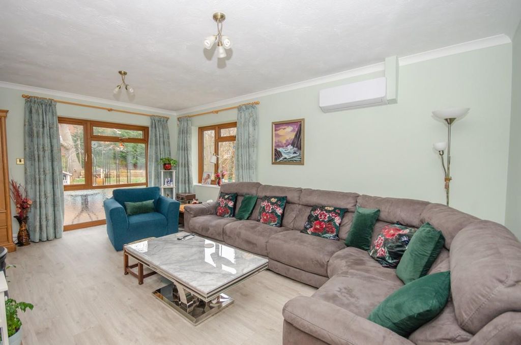 Property photo 3 of 34 Lounge.Jpg