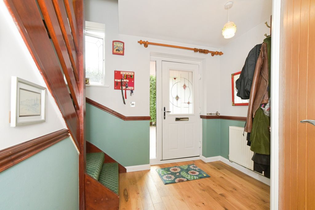 Property photo 3 of 20