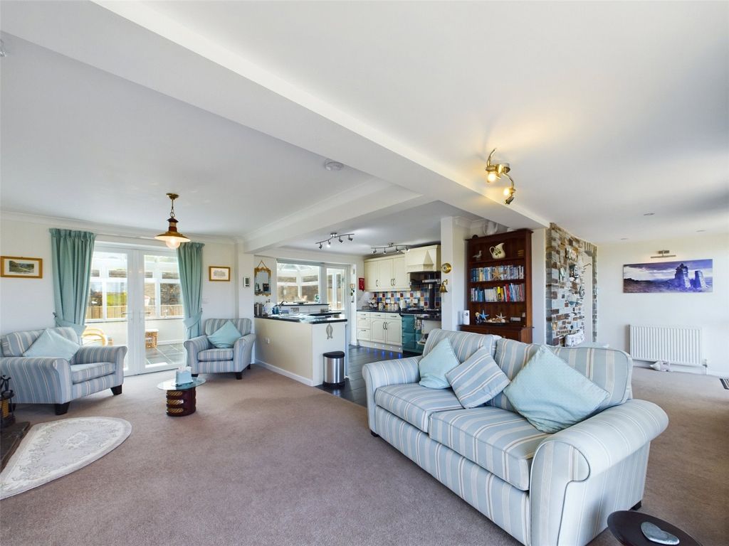 Property photo 2 of 13 Picture No. 05