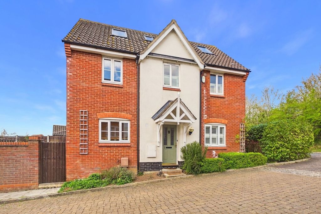 Property photo 1 of 27