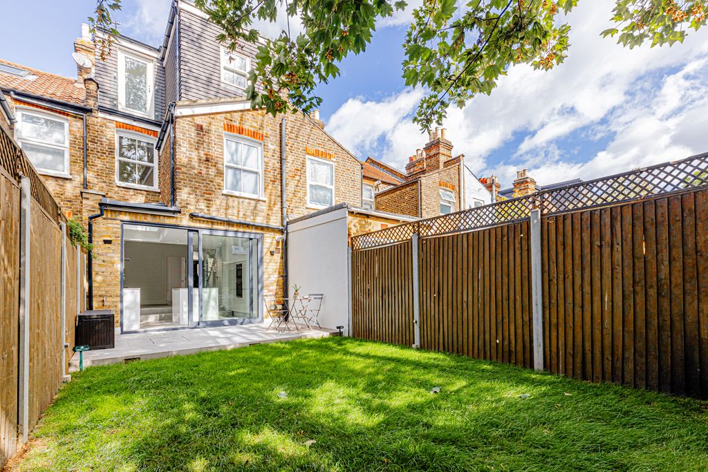 Property photo 2 of 35