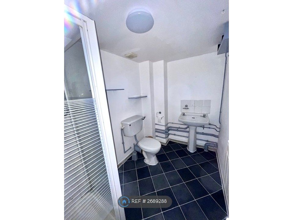 Property photo 2 of 3