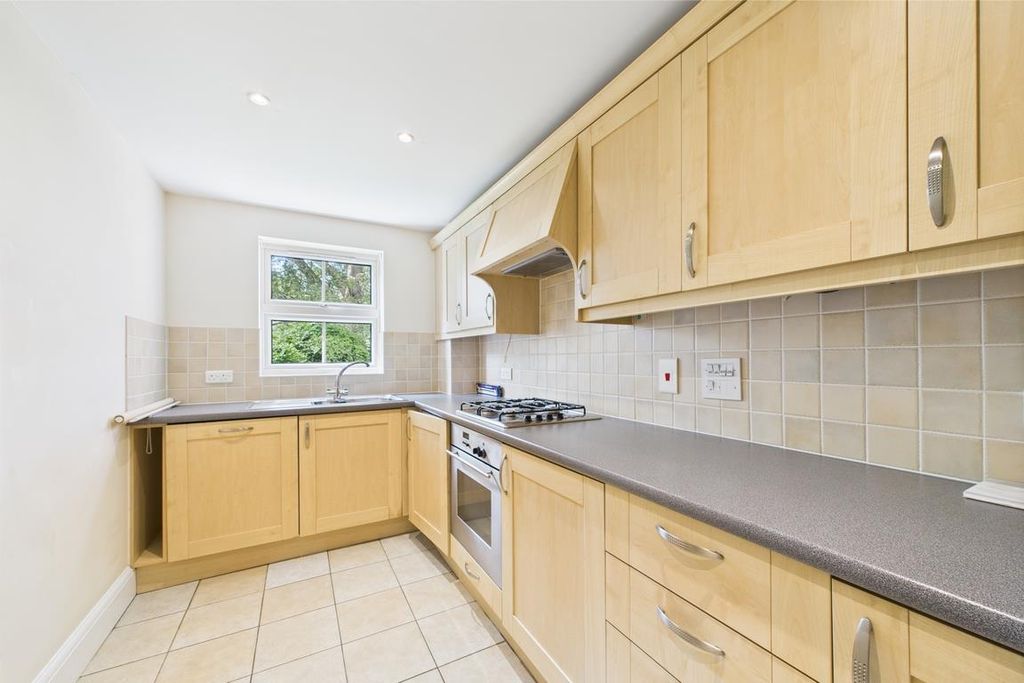 Property photo 3 of 12 Cam01894G0-Pr0174-Still009.Jpg
