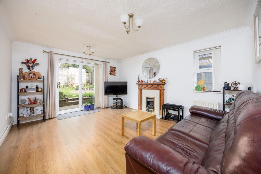 Property photo 2 of 20 6 The Farthnigs Crowborough Tn6 2Tw _ Roots Proper