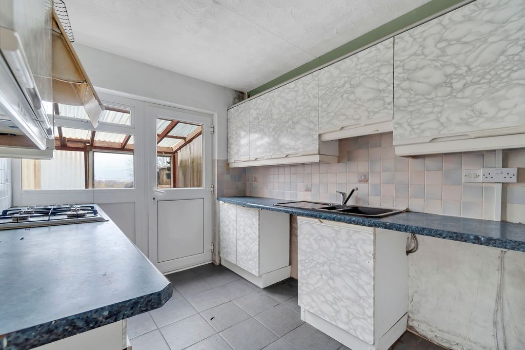 Property photo 3 of 23