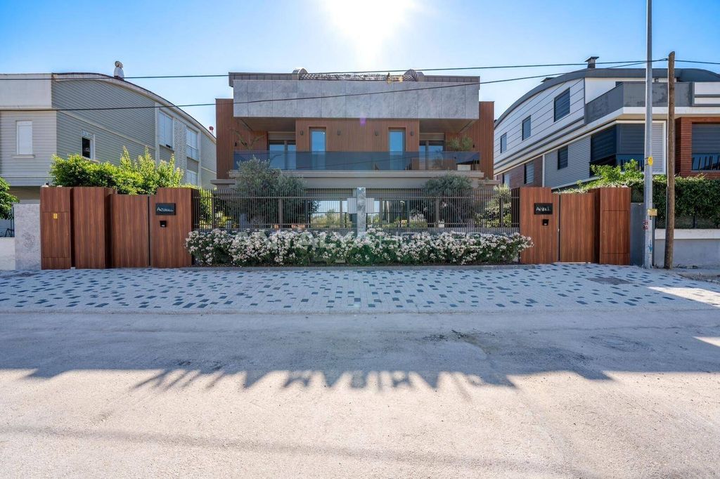 Property photo 1 of 43