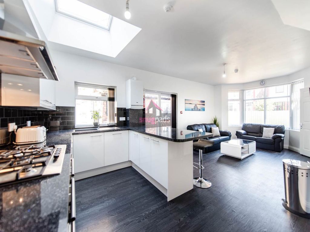 Property photo 1 of 6 2