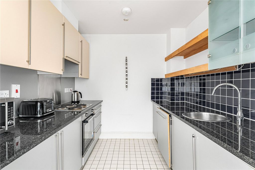 Property photo 3 of 15 Kitchen