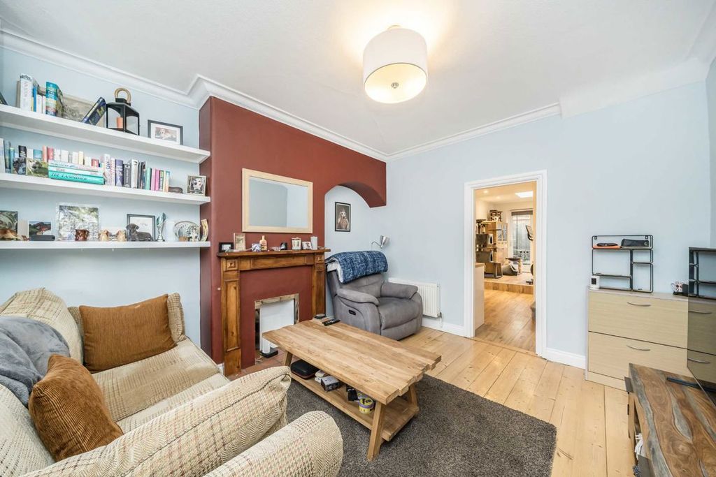 Property photo 2 of 11