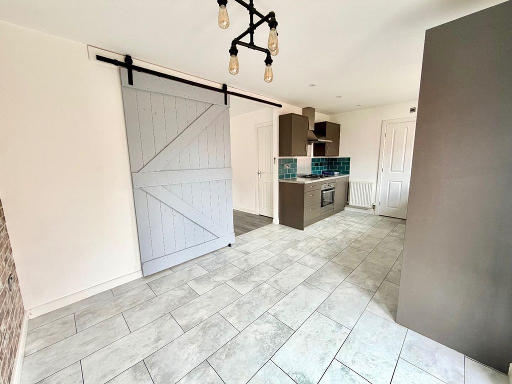 Property photo 3 of 14 Kitchen