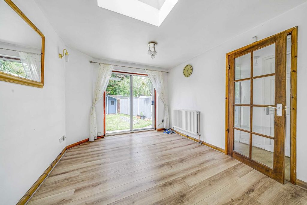 Property photo 3 of 8