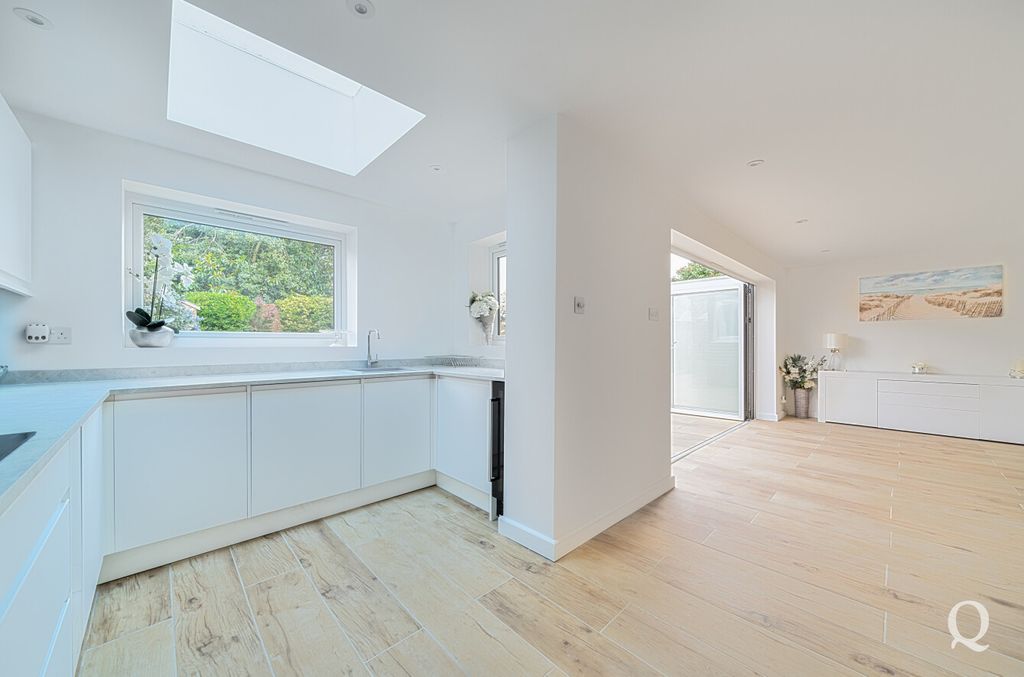Property photo 3 of 25 97A009c6-d32c-402...