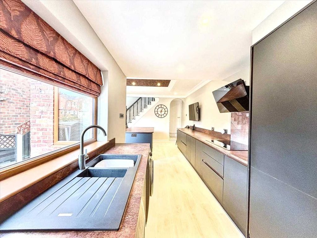 Property photo 2 of 23 Kitchen