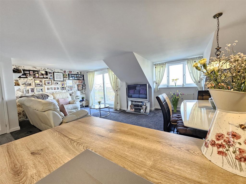 Additional image 4 of 3 bed flat for saleLamorne Close, Perranporth TR6