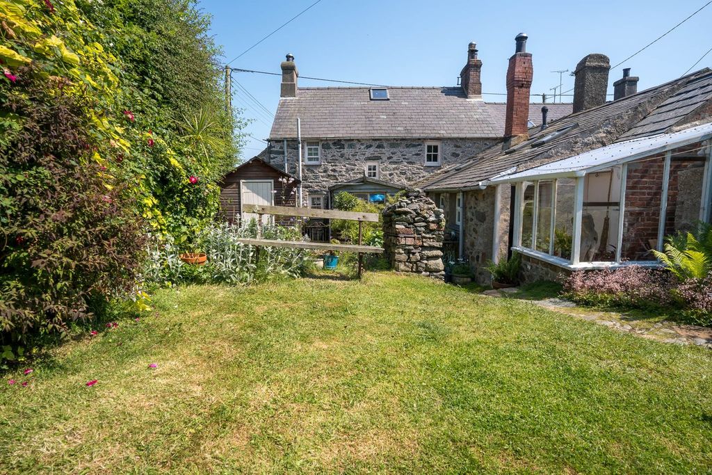 Property photo 3 of 37