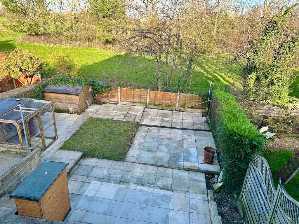 Property photo 2 of 21