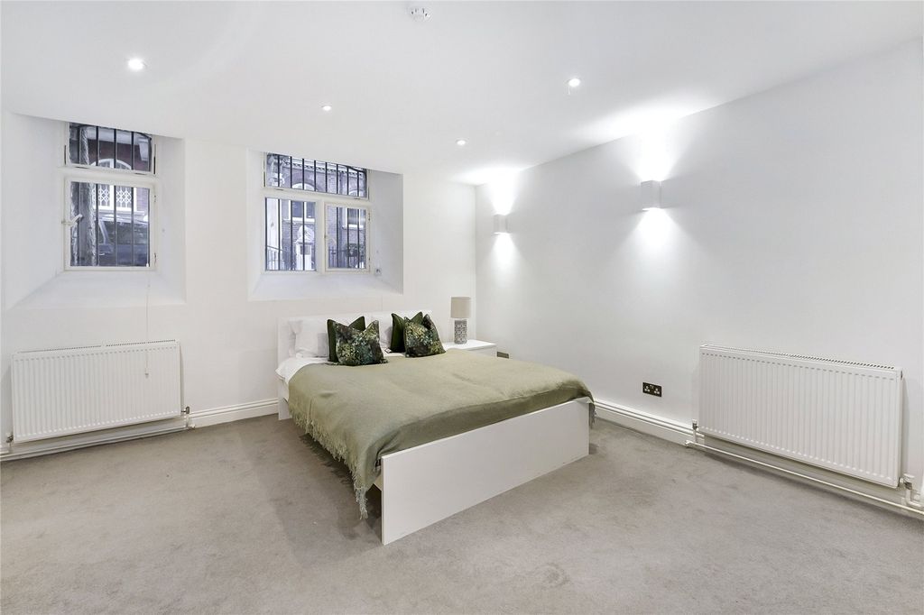 Property photo 1 of 4