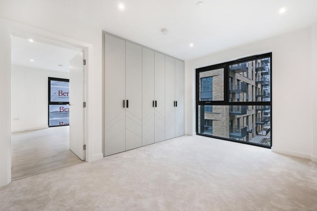 Property photo 2 of 3