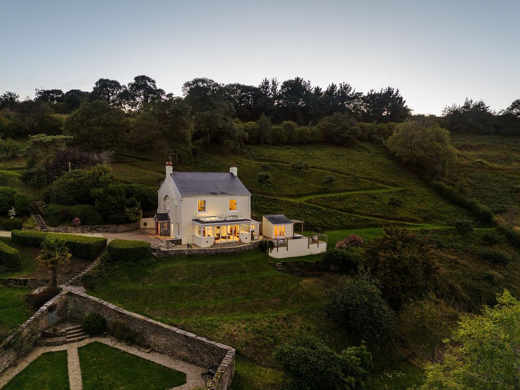 Property photo 1 of 15 Higher Venice House