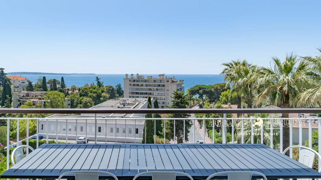 Property photo 1 of 9 Cannes Croix Des Gardes - Sea View