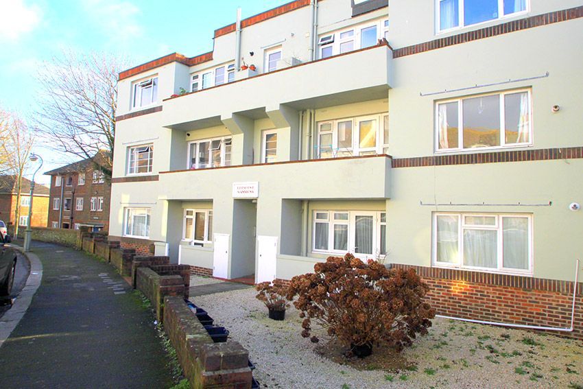 Property photo 1 of 8