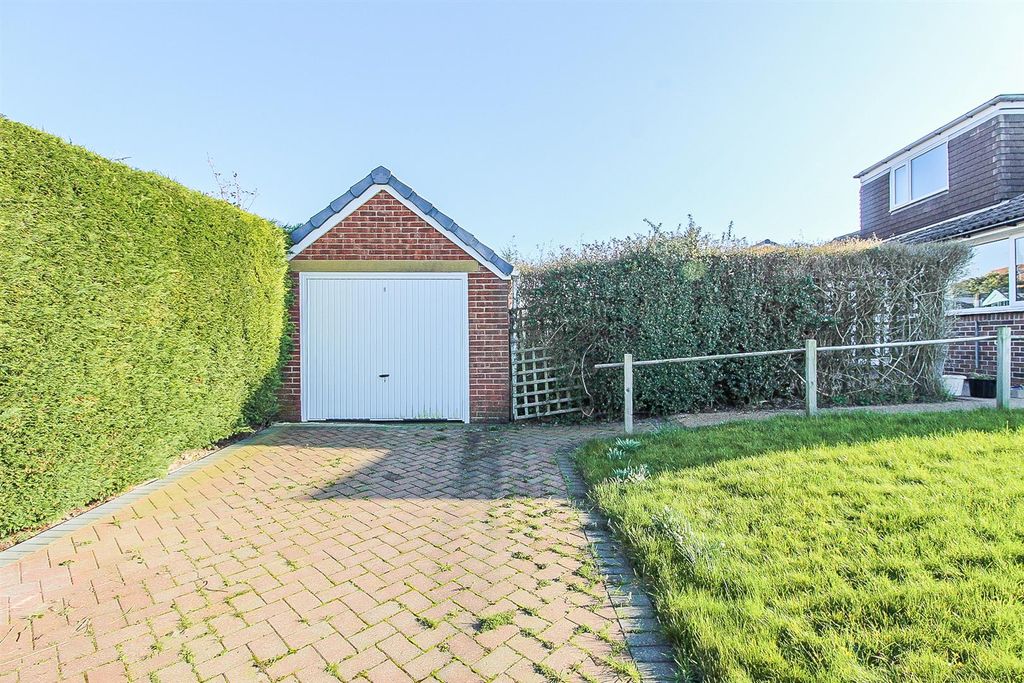 Property photo 2 of 12