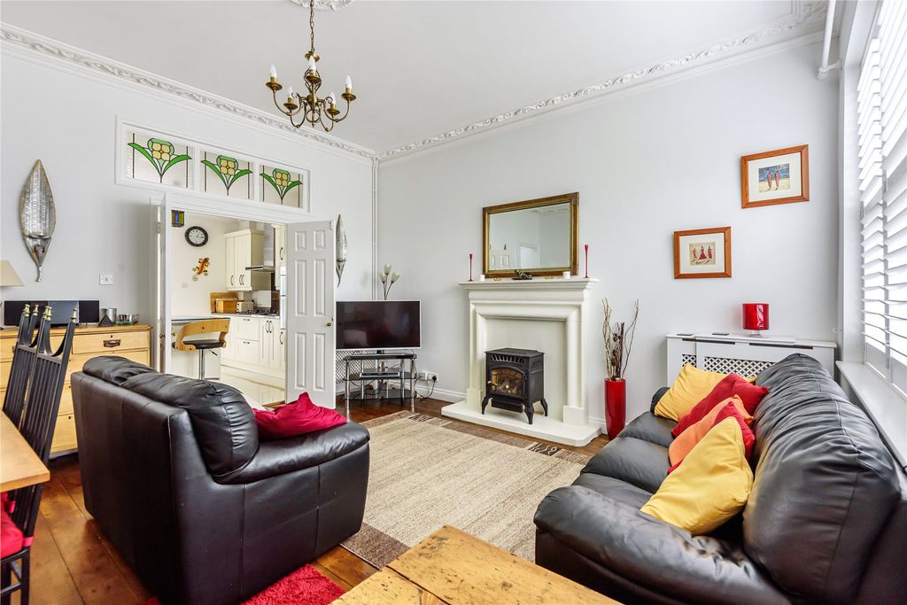 Property photo 3 of 15 Sitting Room
