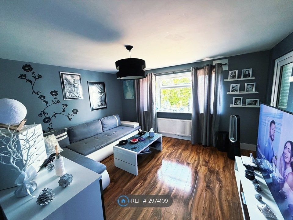 Property photo 1 of 7 Sitting Room