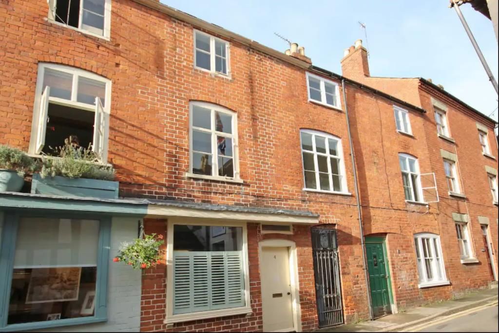 Property photo 1 of 14 Front Exterior