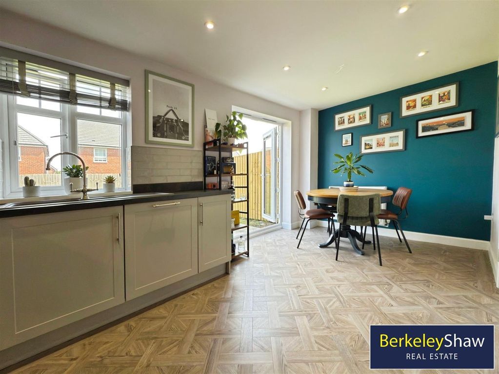 Property photo 3 of 23 9dc0648A--4Db8-8294-Ac4333695E01-61670-000016Bf674
