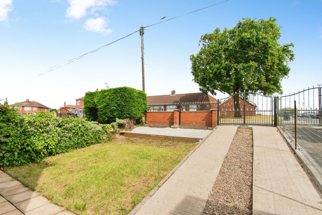 Property photo 3 of 27