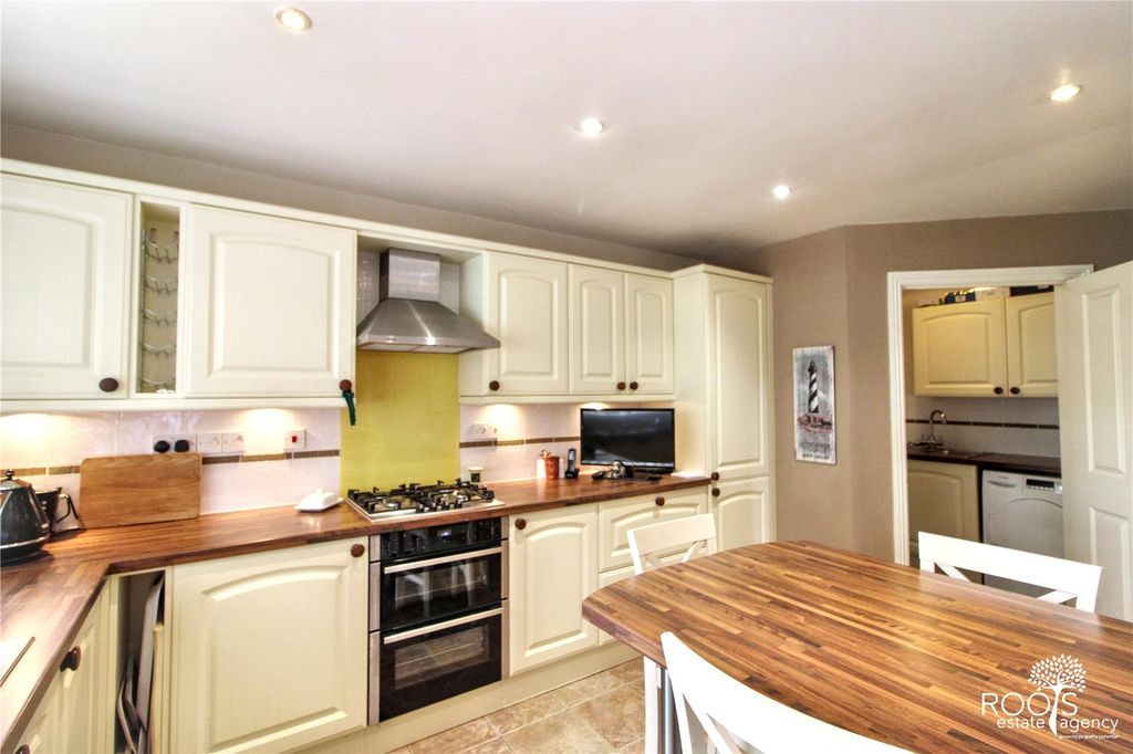 Property photo 3 of 19 Picture No. 02