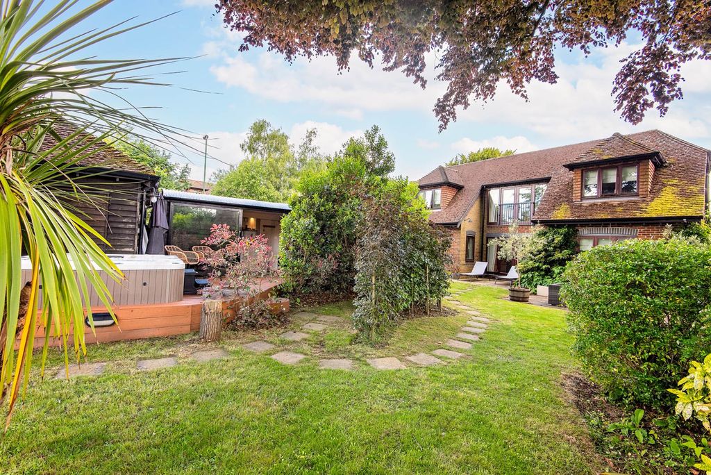 Property photo 3 of 59