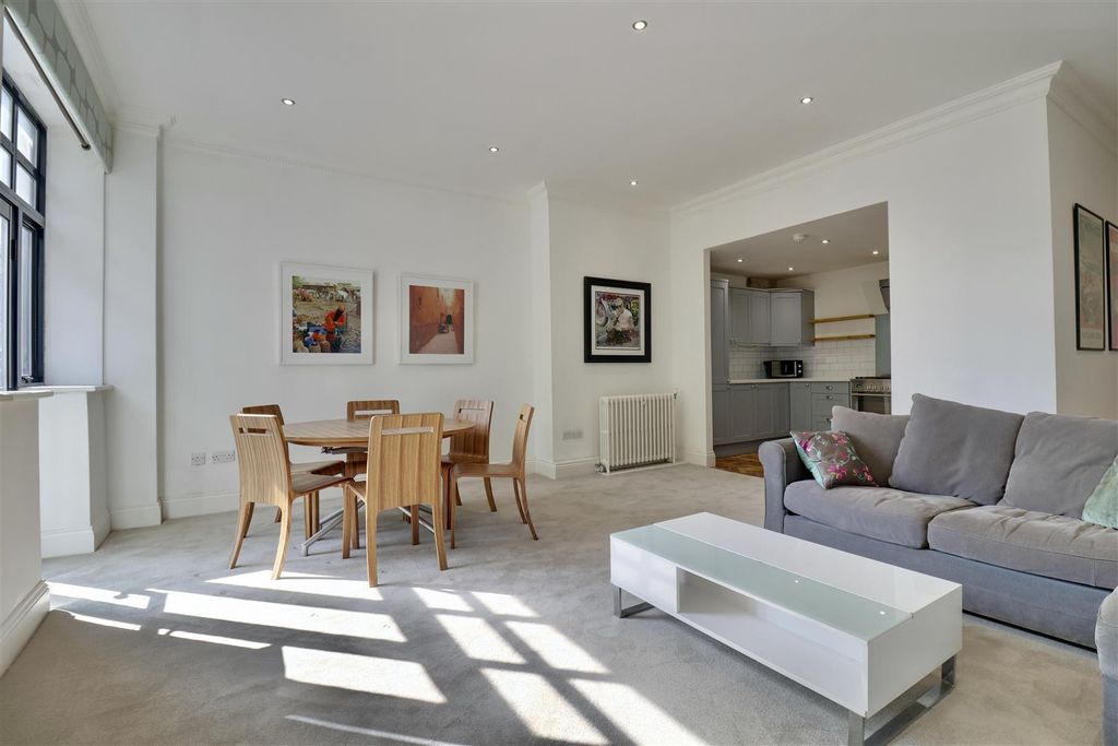 Property photo 2 of 19 Bbb572Be-3D03-4C06-A8F6-De6A0Fef1D3D_1_201_A.Jpeg